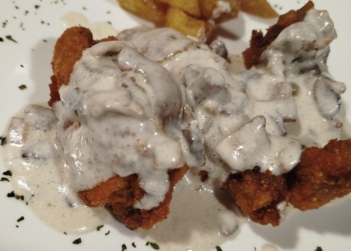 Rollitos de ternera con salsa de hongos